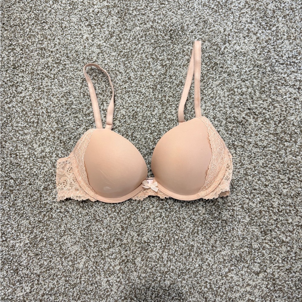 Victoria's Secret Lace Accent Bra in Nude/Tan